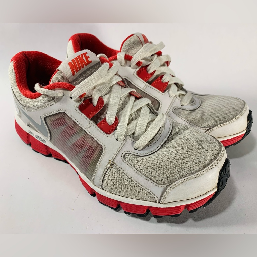 Women's Nike Dual Fusion ST 2 Running Training shoes size 8 US 454240-103